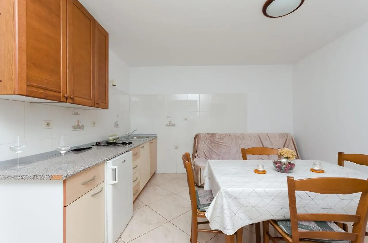 Apartment Zdenko 罗维尼