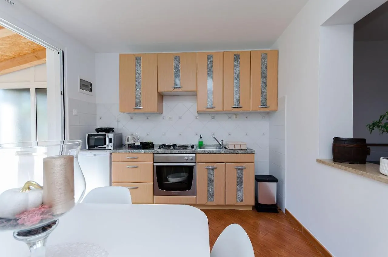 Apartment Zdenko 罗维尼 克罗地亚